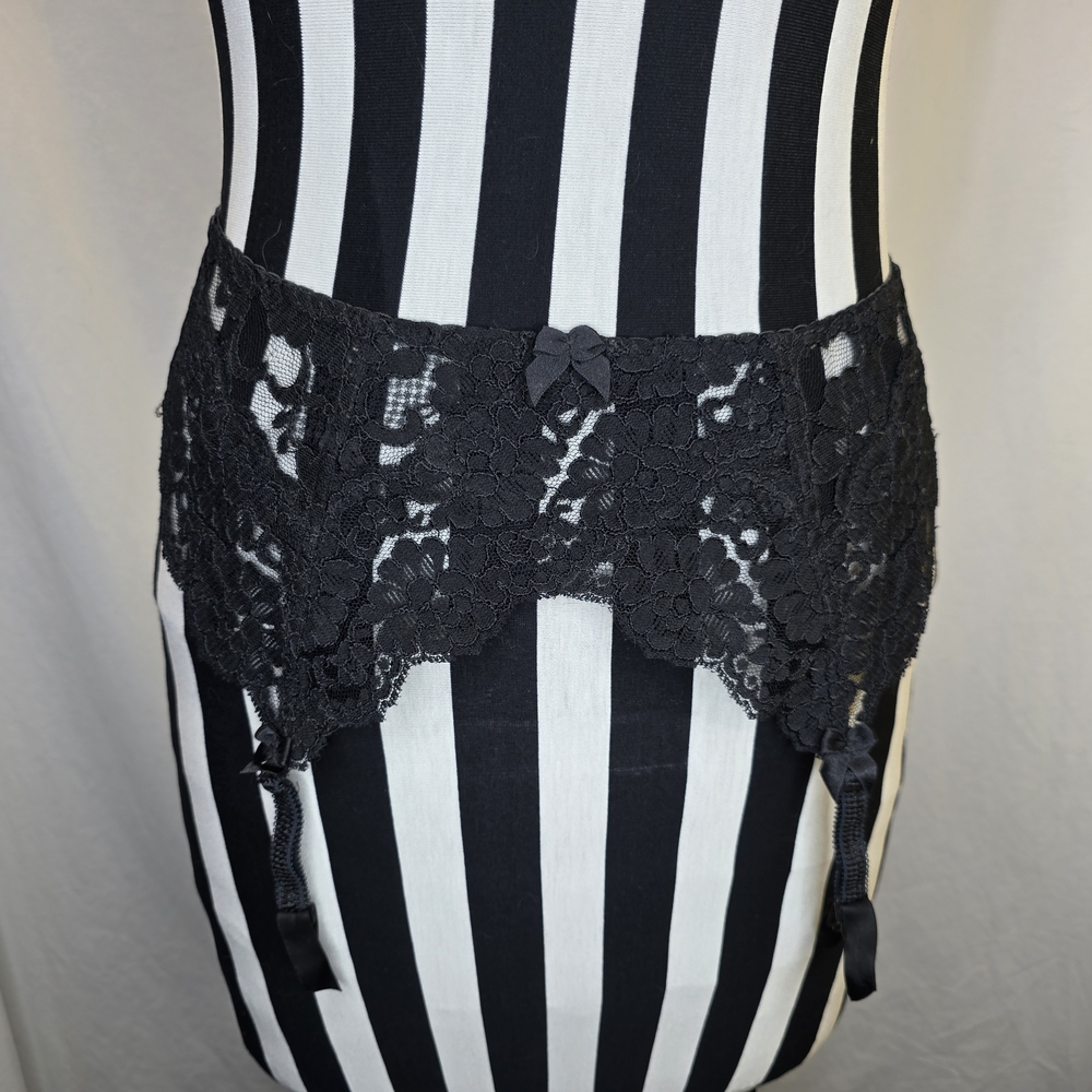 Victoria's Secret Midnight Lace Garter Belt